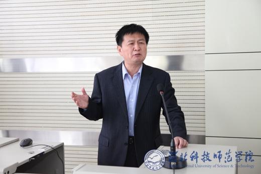 唐海职教中心校长闫志利博士来我校作报告